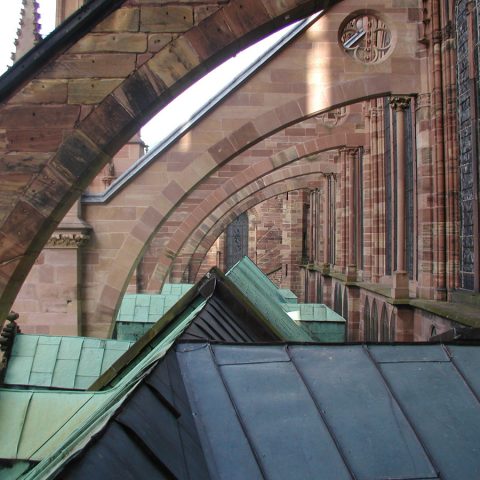 Supportage arc-boutant pour la rénovation de pierres de tailles – Cathédrale de Strasbourg