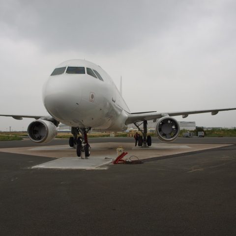Ancrage au sol d’un A320 pour exercices pompiers  – Aéroport de Roissy – Charles De Gaulles